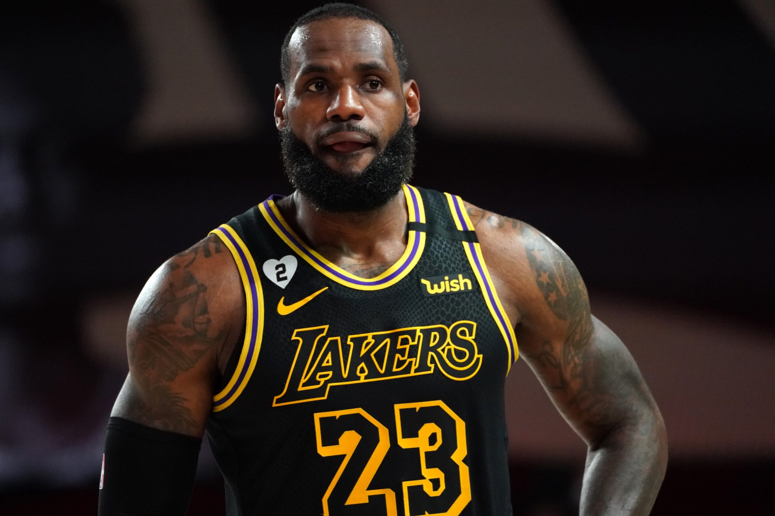 Watch: LeBron's Lakers steamroll Blazers, Heat close out ...