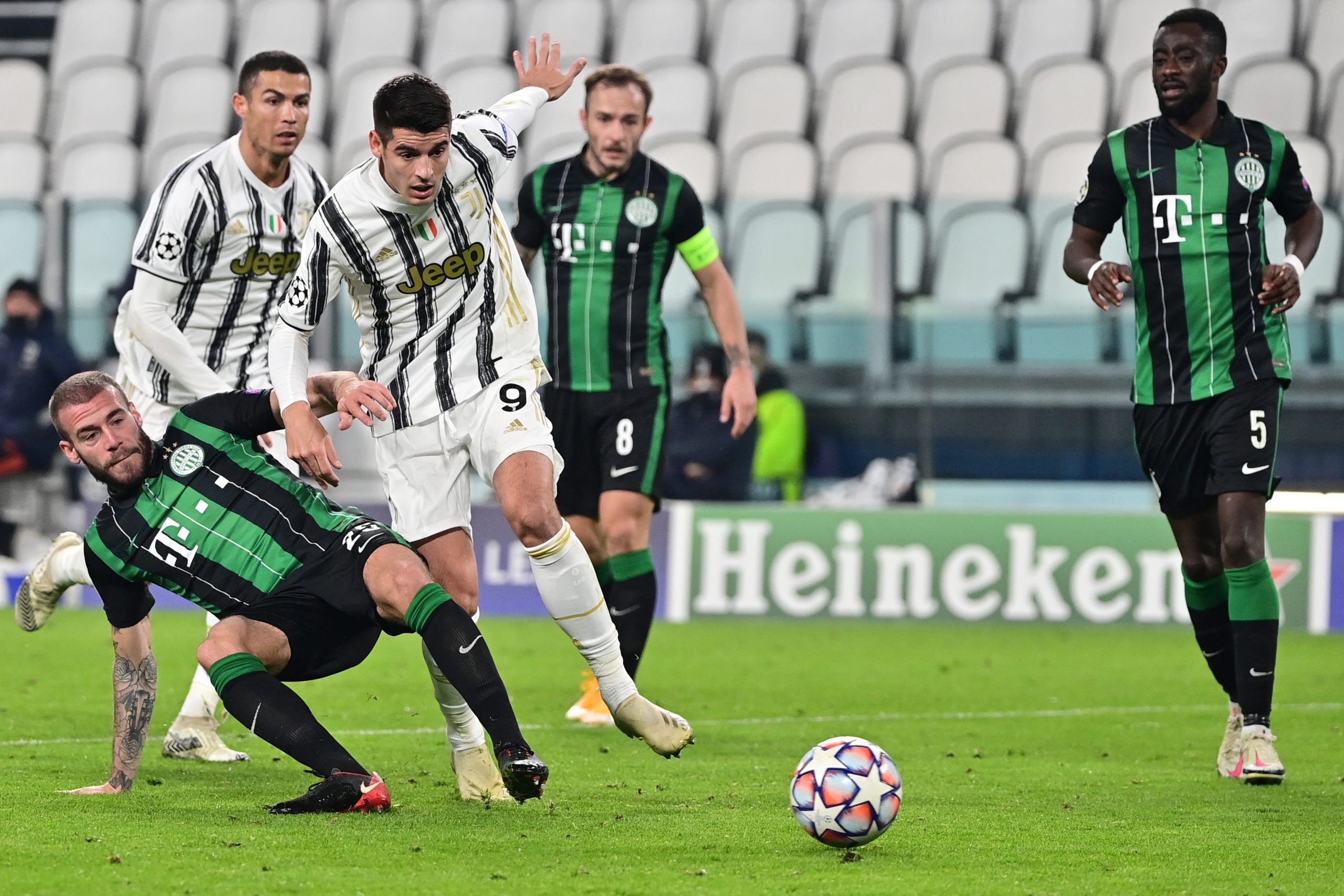Last-gasp Morata strike seals Juventus last-16 berth - SportsDesk